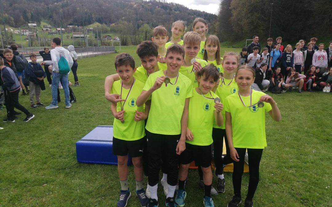 9 medalj na medobčinskem prvenstvu v krosu